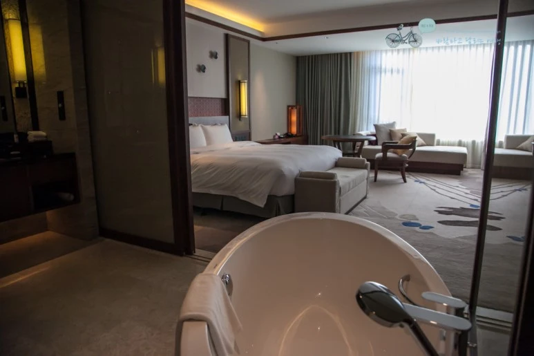 IMG_1544_Wide1080mark%EB%B0%94%EB%9E%8C.jpg?type=w773