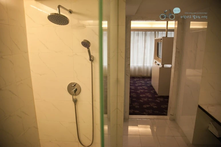 IMG_0479_Wide1080mark%EB%B0%94%EB%9E%8C.jpg?type=w773