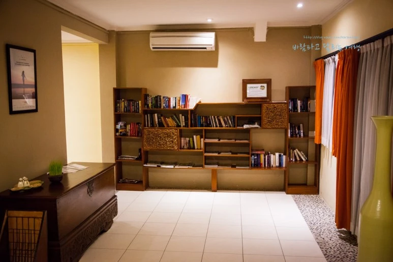 5D_IMG_1652_Short1200mark%EB%B0%94%EB%9E%8C.jpg?type=w773