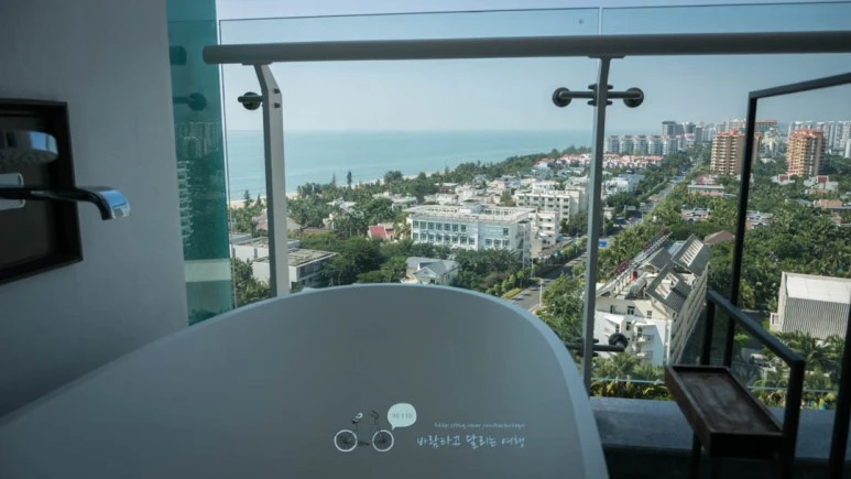 _1040153_Edit-_Wide1080mark%EB%B0%94%EB%9E%8C.jpg?type=w773