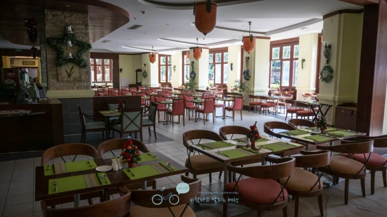 _1040318_Edit-_Wide1080mark%EB%B0%94%EB%9E%8C.jpg?type=w773