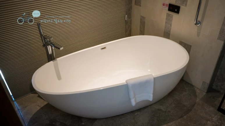 _1020295_Edit_Wide1080mark_%EB%B0%94%EB%9E%8C.jpg?type=w773