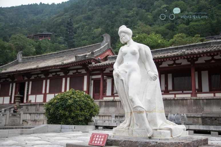 IMG_0209_Wide1080mark%EB%B0%94%EB%9E%8C.jpg?type=w773