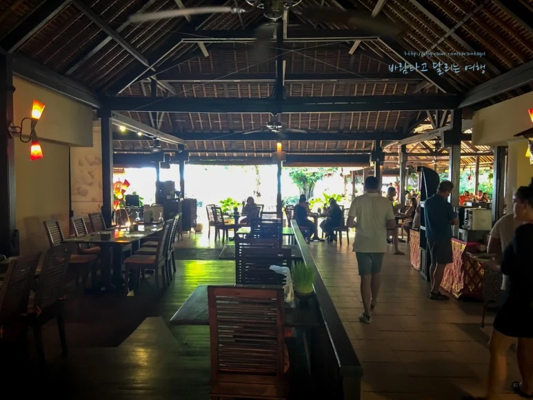 iPhone_IMG_3895_Short1200mark%EB%B0%94%EB%9E%8C.jpg?type=w773