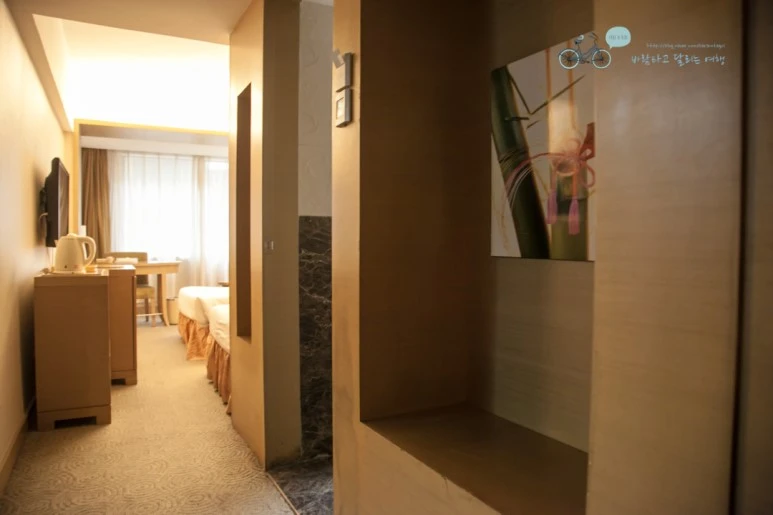 IMG_0412_Wide1080mark%EB%B0%94%EB%9E%8C.jpg?type=w773