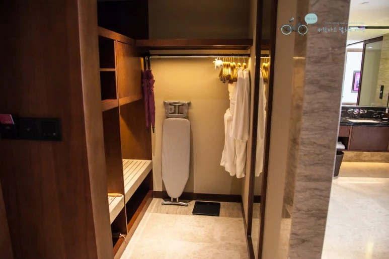 IMG_1562_Wide1080mark%EB%B0%94%EB%9E%8C.jpg?type=w773