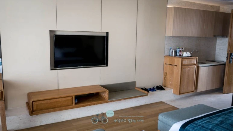 _1040144_Edit-_Wide1080mark%EB%B0%94%EB%9E%8C.jpg?type=w773