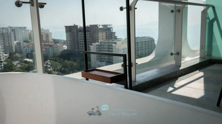 _1040140_Edit-_Wide1080mark%EB%B0%94%EB%9E%8C.jpg?type=w773