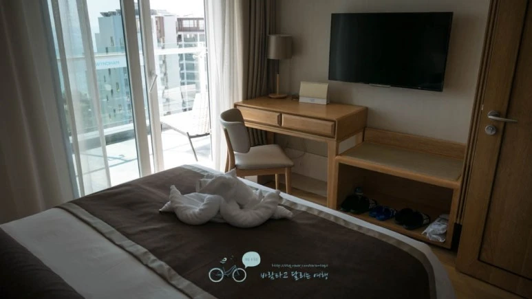 _1040165_Edit-_Wide1080mark%EB%B0%94%EB%9E%8C.jpg?type=w773