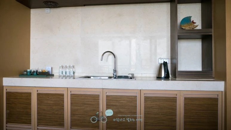 _1040361_Edit-_Wide1080mark%EB%B0%94%EB%9E%8C.jpg?type=w773