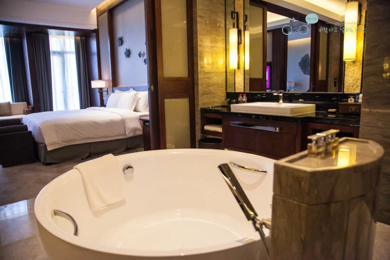 IMG_1517_Wide1080mark%EB%B0%94%EB%9E%8C.jpg?type=w773