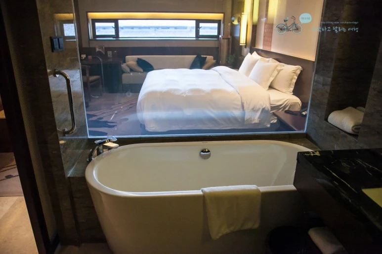 IMG_1480_Wide1080mark%EB%B0%94%EB%9E%8C.jpg?type=w773