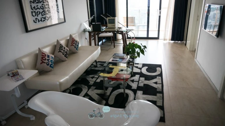 _1040392_Edit-_Wide1080mark%EB%B0%94%EB%9E%8C.jpg?type=w773