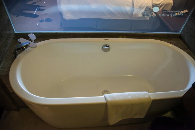 IMG_1481_Wide1080mark%EB%B0%94%EB%9E%8C.jpg?type=w773