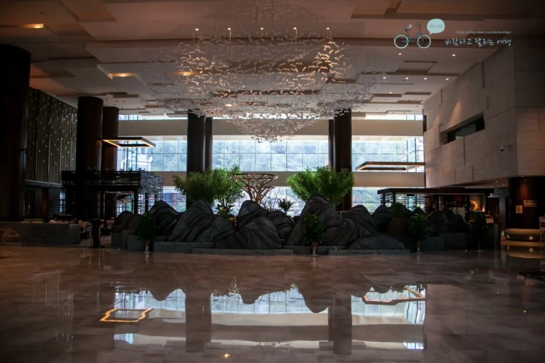 IMG_1452_Wide1080mark%EB%B0%94%EB%9E%8C.jpg?type=w773