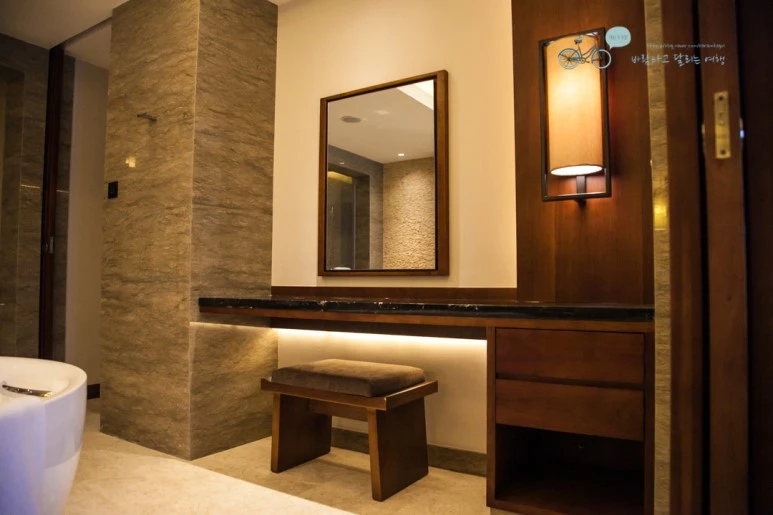 IMG_1515_Wide1080mark%EB%B0%94%EB%9E%8C.jpg?type=w773