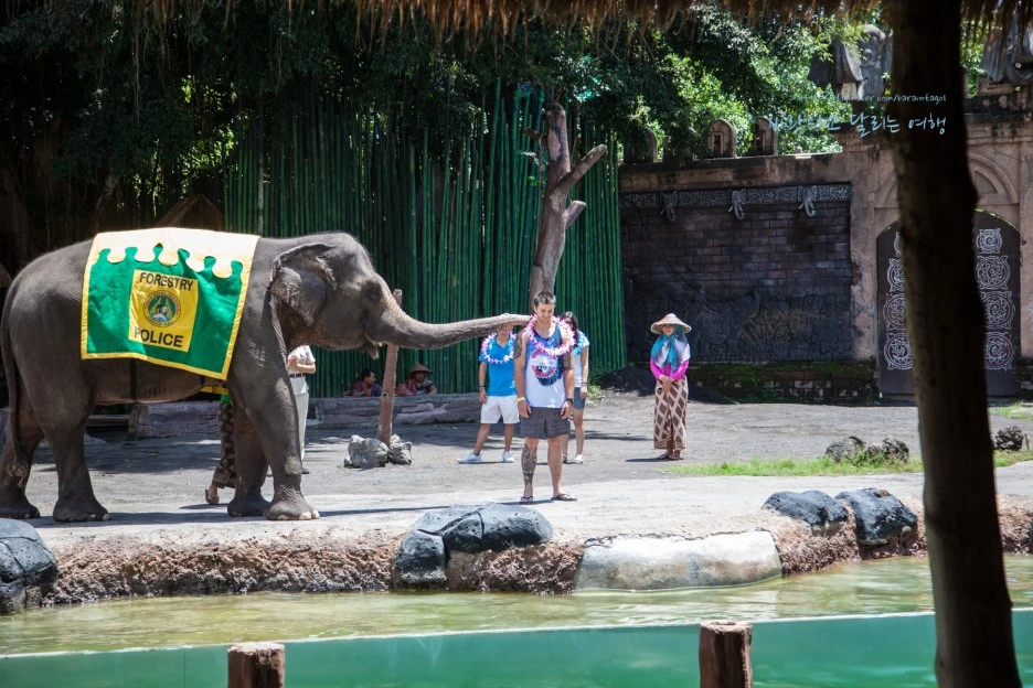 5D_IMG_2610_Short1200mark%EB%B0%94%EB%9E%8C.jpg?type=w1