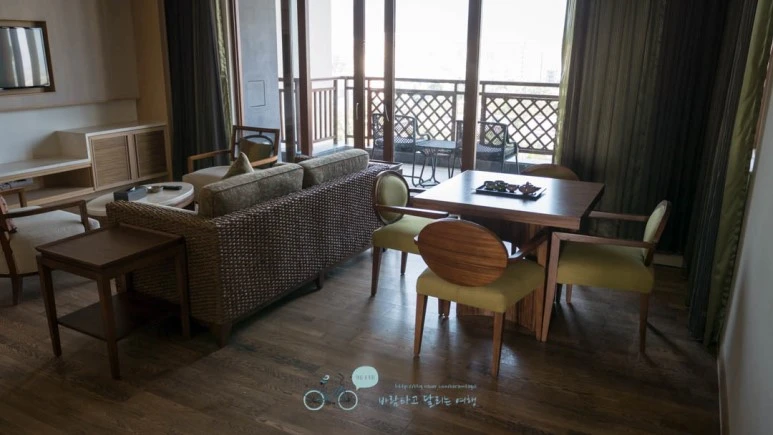 _1040354_Edit-_Wide1080mark%EB%B0%94%EB%9E%8C.jpg?type=w773