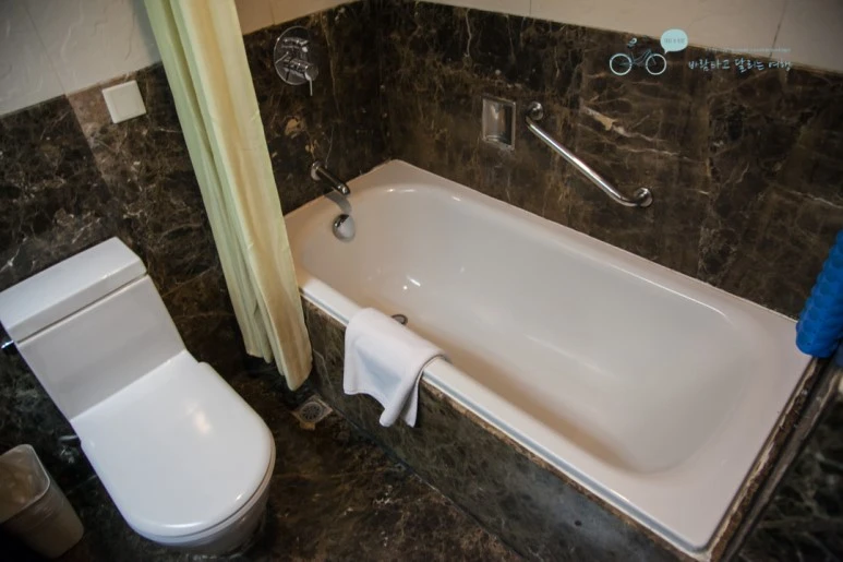 IMG_0408_Wide1080mark%EB%B0%94%EB%9E%8C.jpg?type=w773