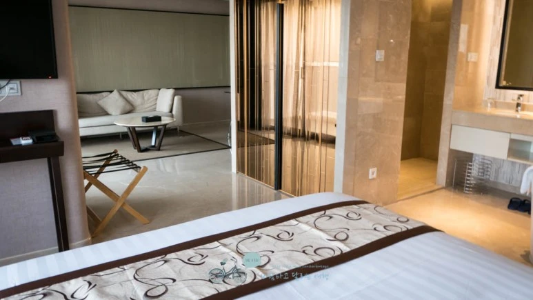 _1040484_Edit-_Wide1080mark%EB%B0%94%EB%9E%8C.jpg?type=w773