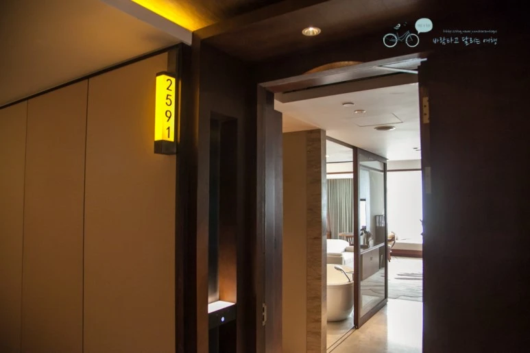 IMG_1488_Wide1080mark%EB%B0%94%EB%9E%8C.jpg?type=w773