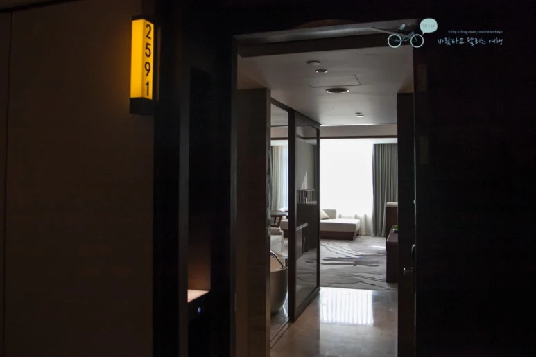 IMG_1543_Wide1080mark%EB%B0%94%EB%9E%8C.jpg?type=w773