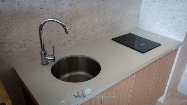 _1040147_Edit-_Wide1080mark%EB%B0%94%EB%9E%8C.jpg?type=w773