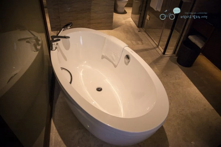 IMG_1501_Wide1080mark%EB%B0%94%EB%9E%8C.jpg?type=w773