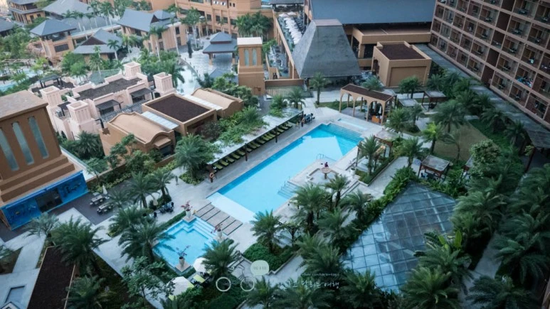 _1040004_Edit-_Wide1080mark%EB%B0%94%EB%9E%8C.jpg?type=w773