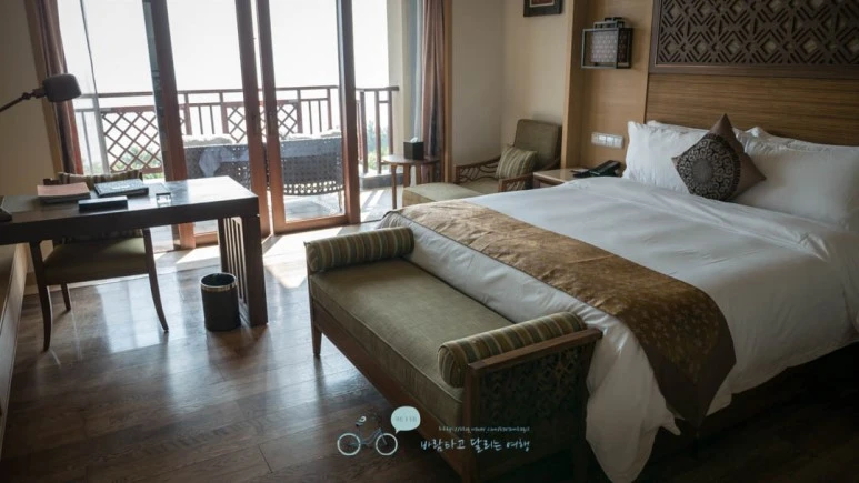 _1040348_Edit-_Wide1080mark%EB%B0%94%EB%9E%8C.jpg?type=w773