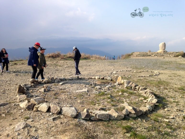 IMG_2083_Wide1080mark%EB%B0%94%EB%9E%8C.jpg?type=w773