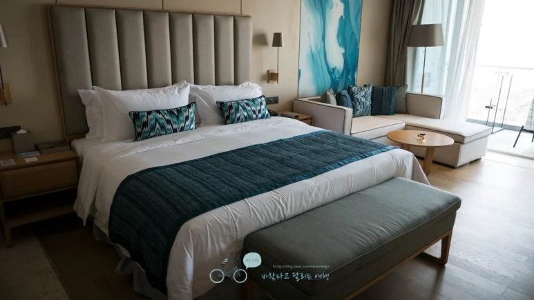 _1040149_Edit-_Wide1080mark%EB%B0%94%EB%9E%8C.jpg?type=w773