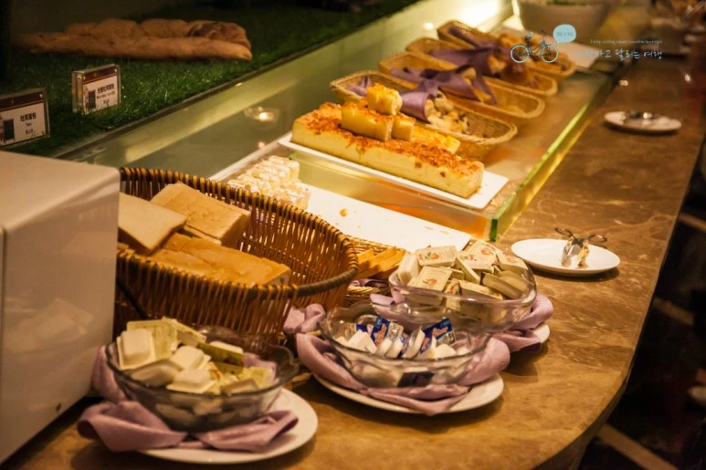 IMG_1026_Wide1080mark%EB%B0%94%EB%9E%8C.jpg?type=w773