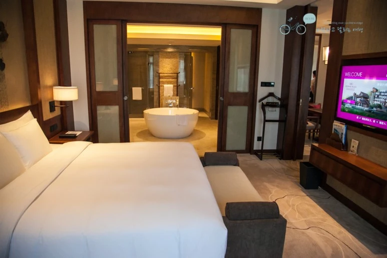 IMG_1510_Wide1080mark%EB%B0%94%EB%9E%8C.jpg?type=w773