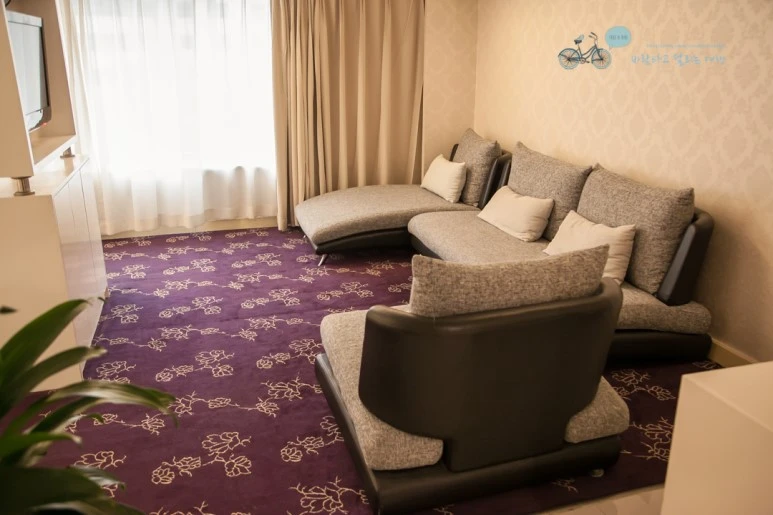 IMG_0469_Wide1080mark%EB%B0%94%EB%9E%8C.jpg?type=w773