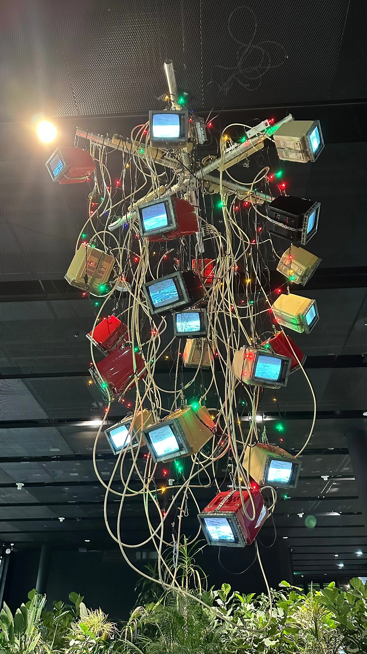 비디오 샹들리에.JPEG