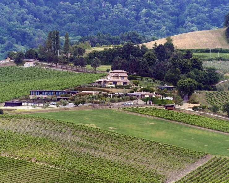 Altarocca-Wine-Resort-Vigneti-Orvieto-1.jpg?type=w2