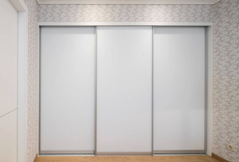 %EC%98%B7%EC%9E%A53.png?type=w1200