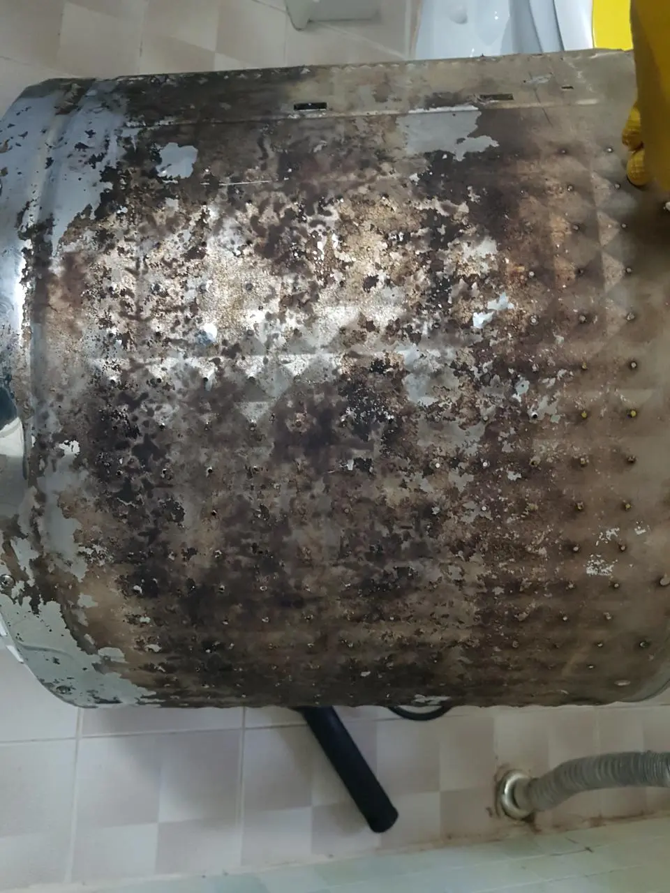 오염된 세탁조 내부 1.jpeg