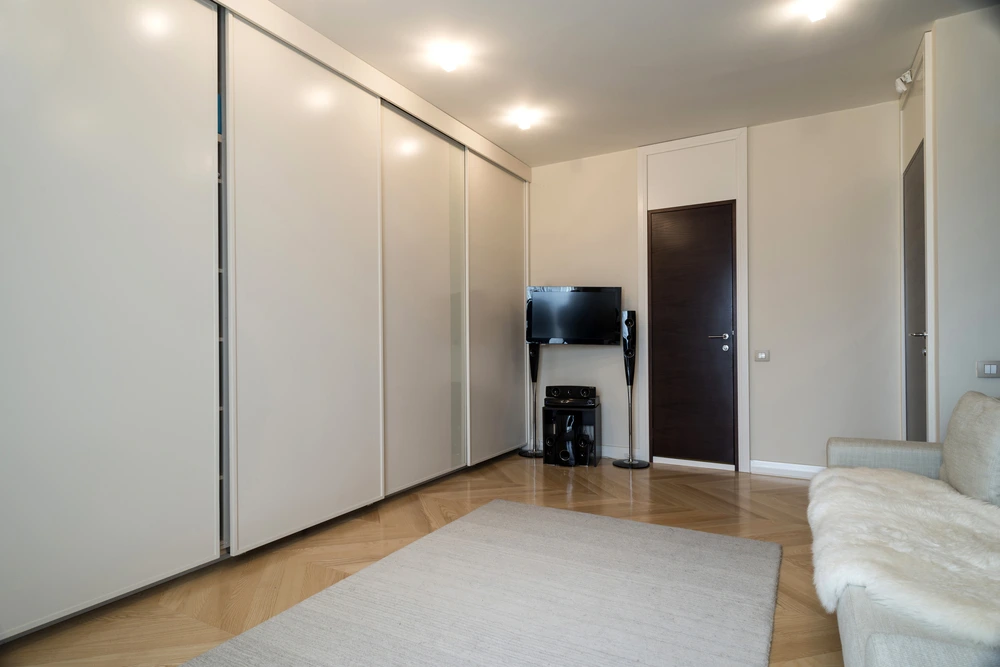 %EC%98%B7%EC%9E%A51.png?type=w1200