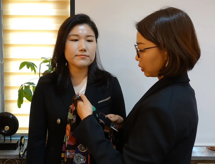 9. 스카프 및 복장 정돈.JPG