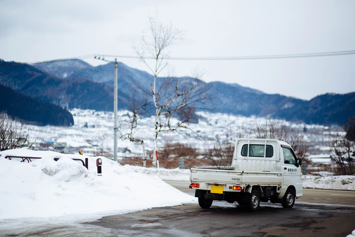 %ED%8A%B8%EB%9F%AD%EC%82%AC%EC%A7%84.png?type=w1200