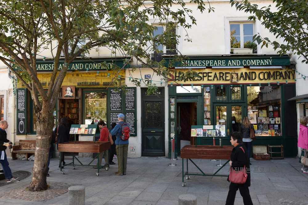 25382D4F5613D79E2DC769