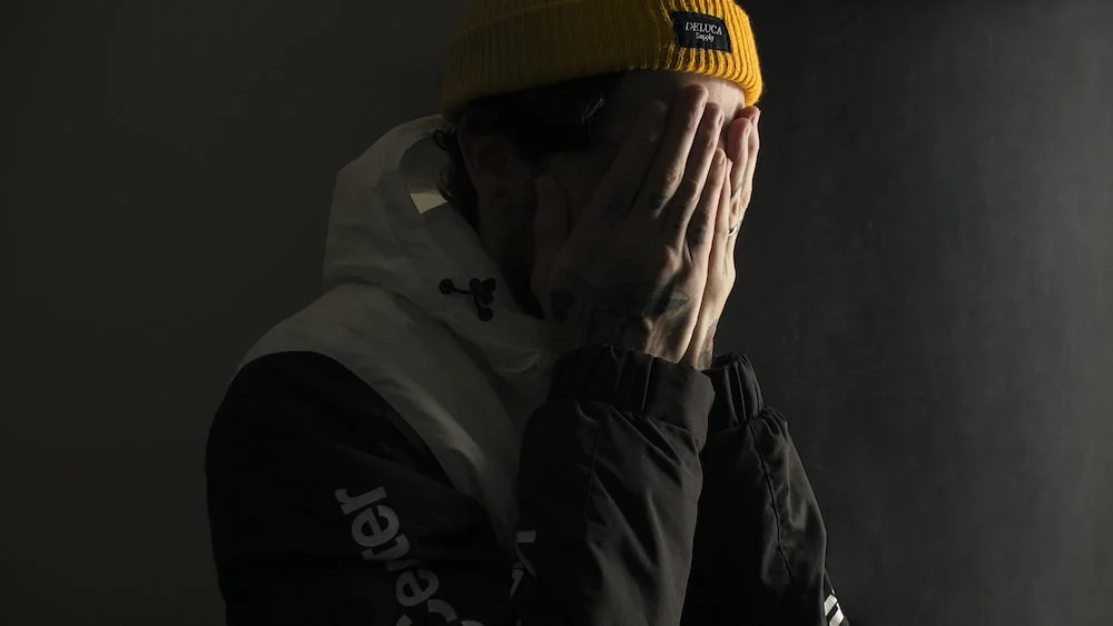 photo-1578088060994-08c86dee9602?ixlib=rb-4.0.3&ixid=M3wxMjA3fDB8MHxzZWFyY2h8Mnx8c2hhbWV8ZW58MHx8MHx8fDA%3D&w=1000&q=80