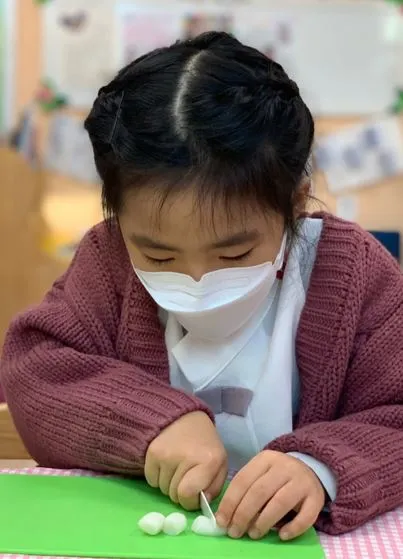 떡을 썰어라.JPG