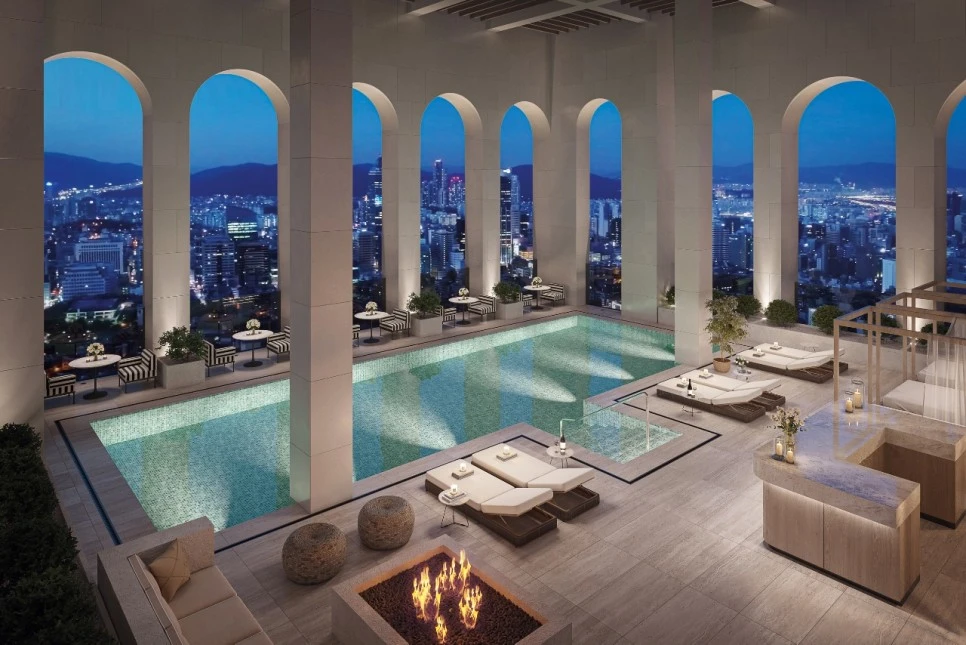 루카831만의 어메니티시설중 하나인 단지내 최고층 루프탑 인피니티풀의 모습.jpeg