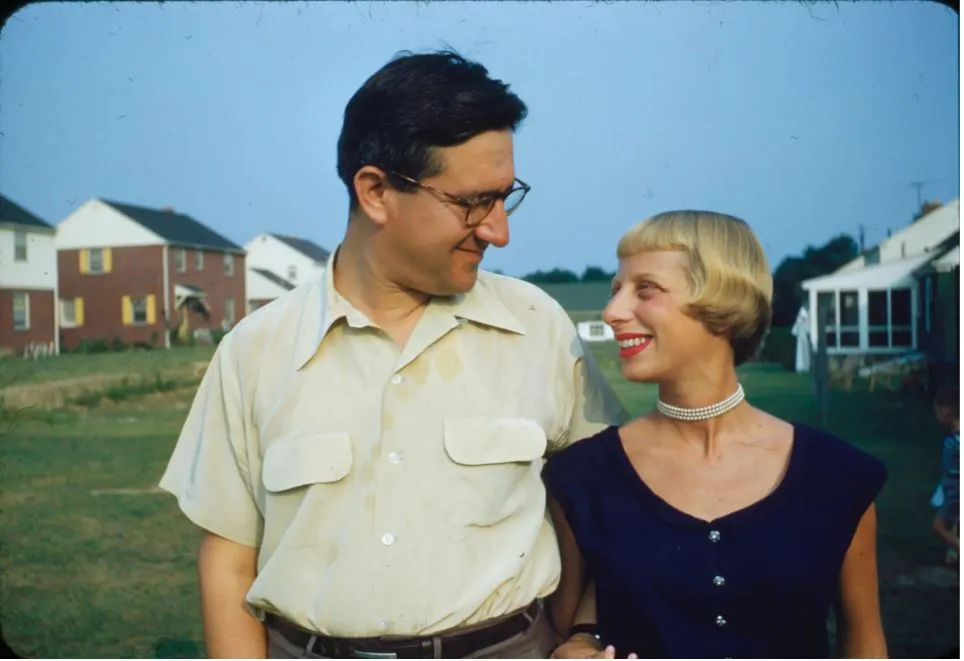 스필버그 부모님.JPG