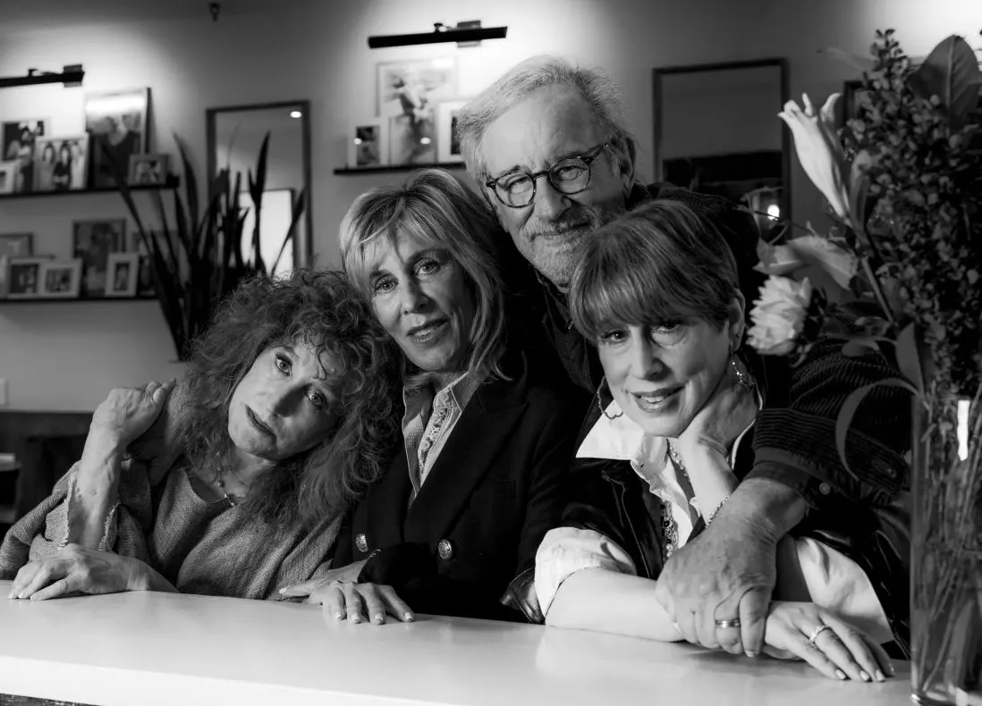 스필버그와 세 자매.JPG