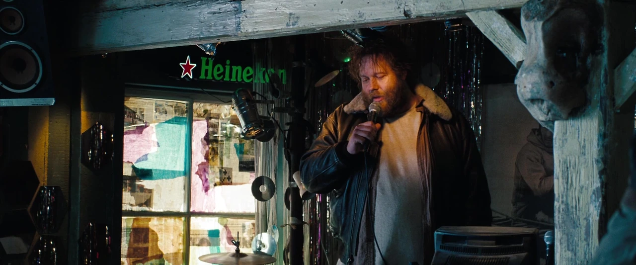Heineken-Beer-Sign-in-The-Secret-Life-of-Walter-Mitty.jpeg
