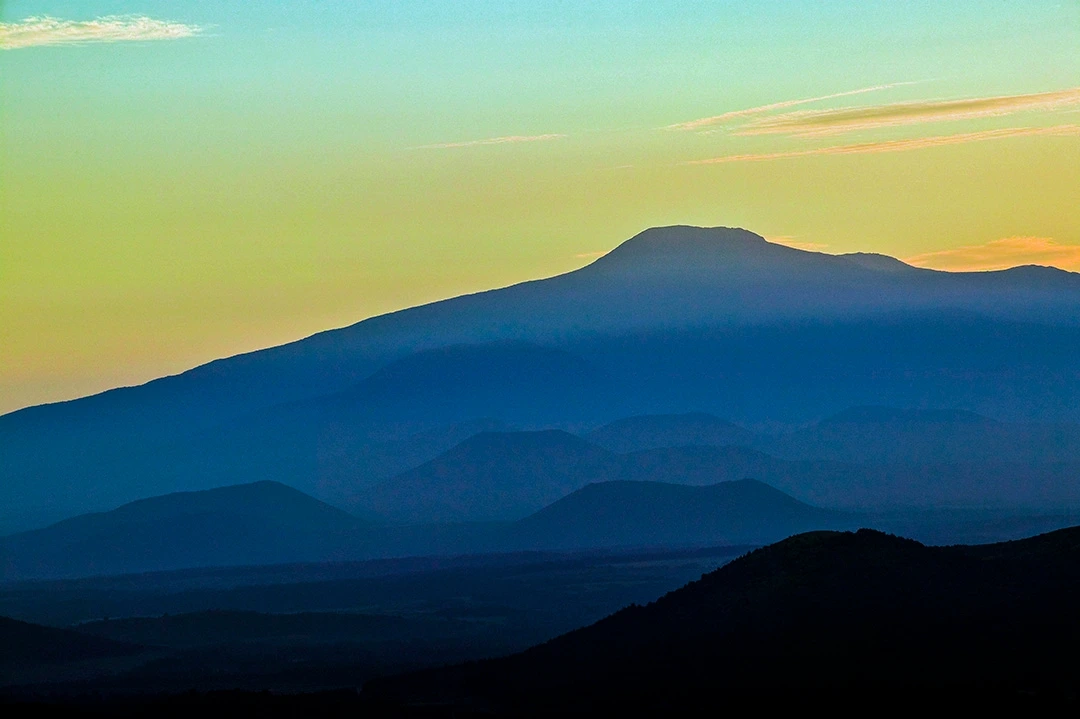 수많은 오름을 품은 한라산.JPG